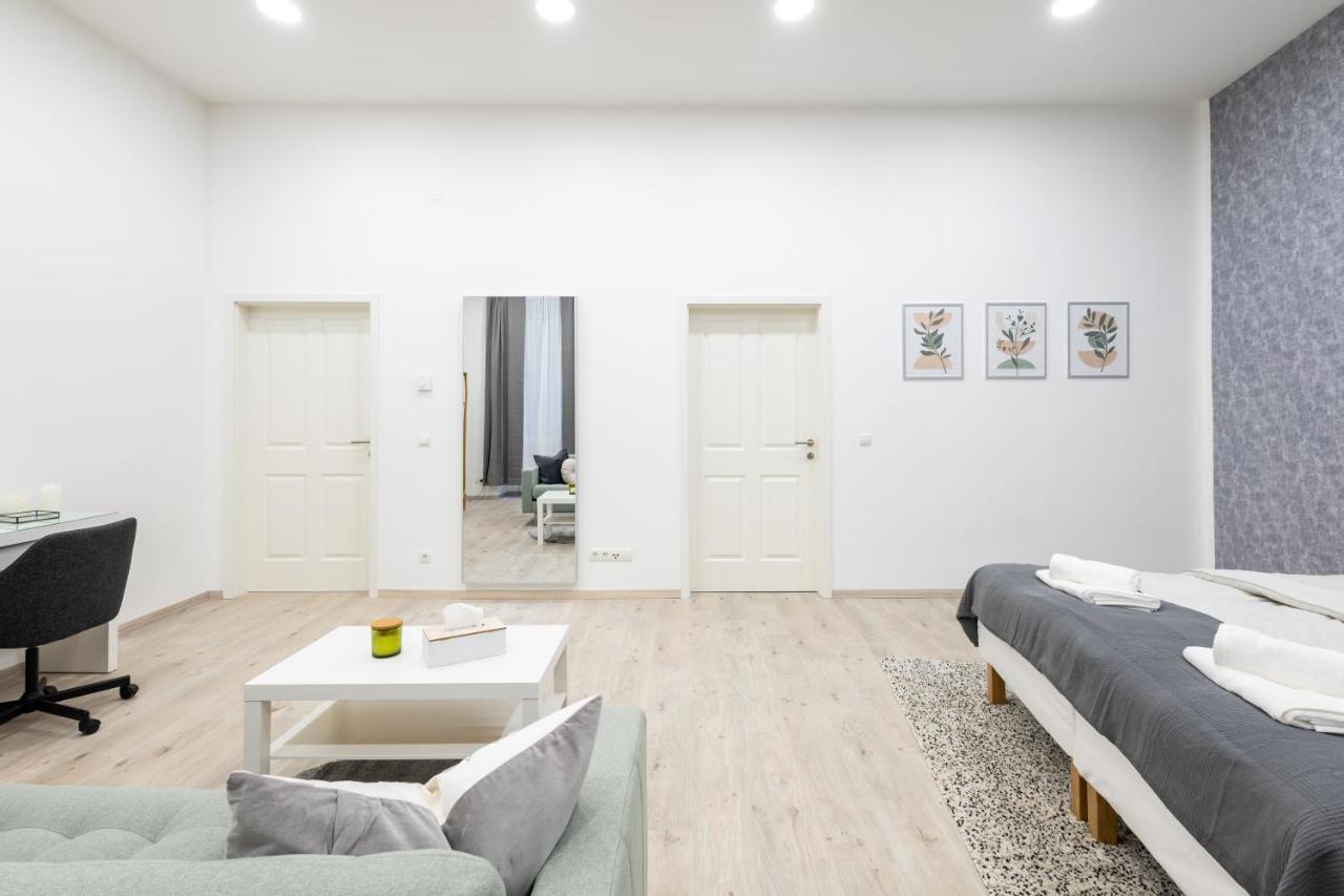 Apartament Family Deluxe A Stone Throw From The Centre And Danube Wiedeń