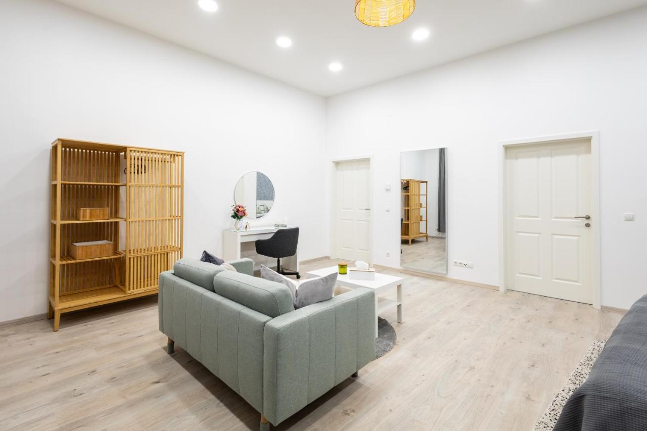 Family Deluxe A Stone Throw From The Centre And Danube Apartament *