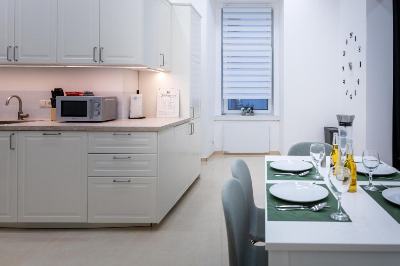 Family Deluxe A Stone Throw From The Centre And Danube Apartament